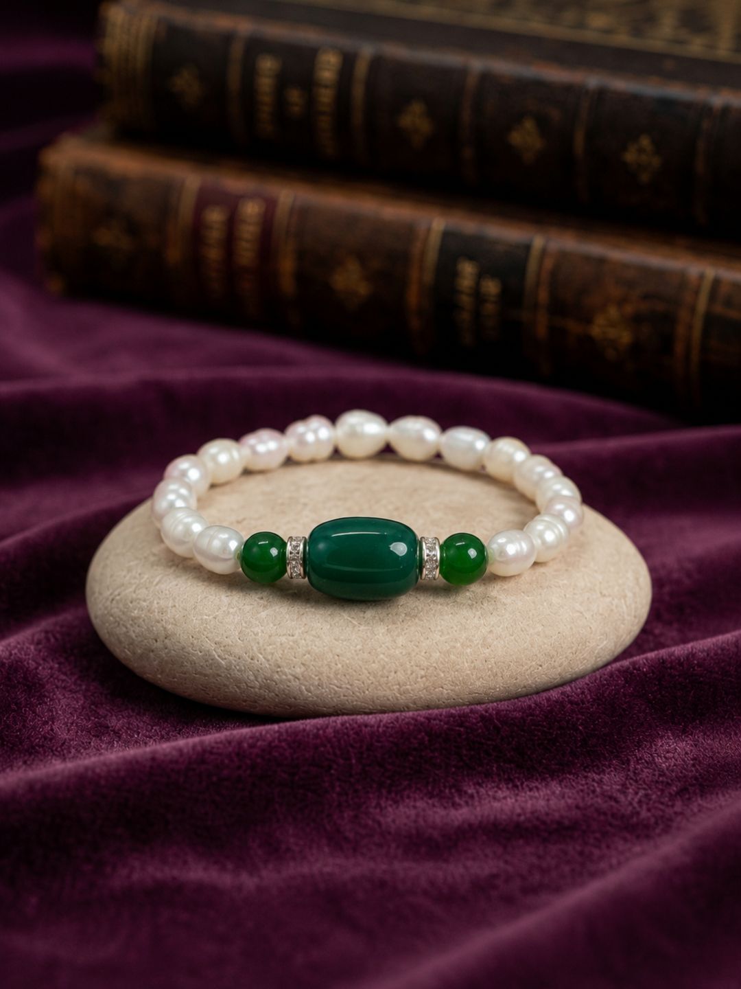 Emerald Harmony Pearl Bracelet