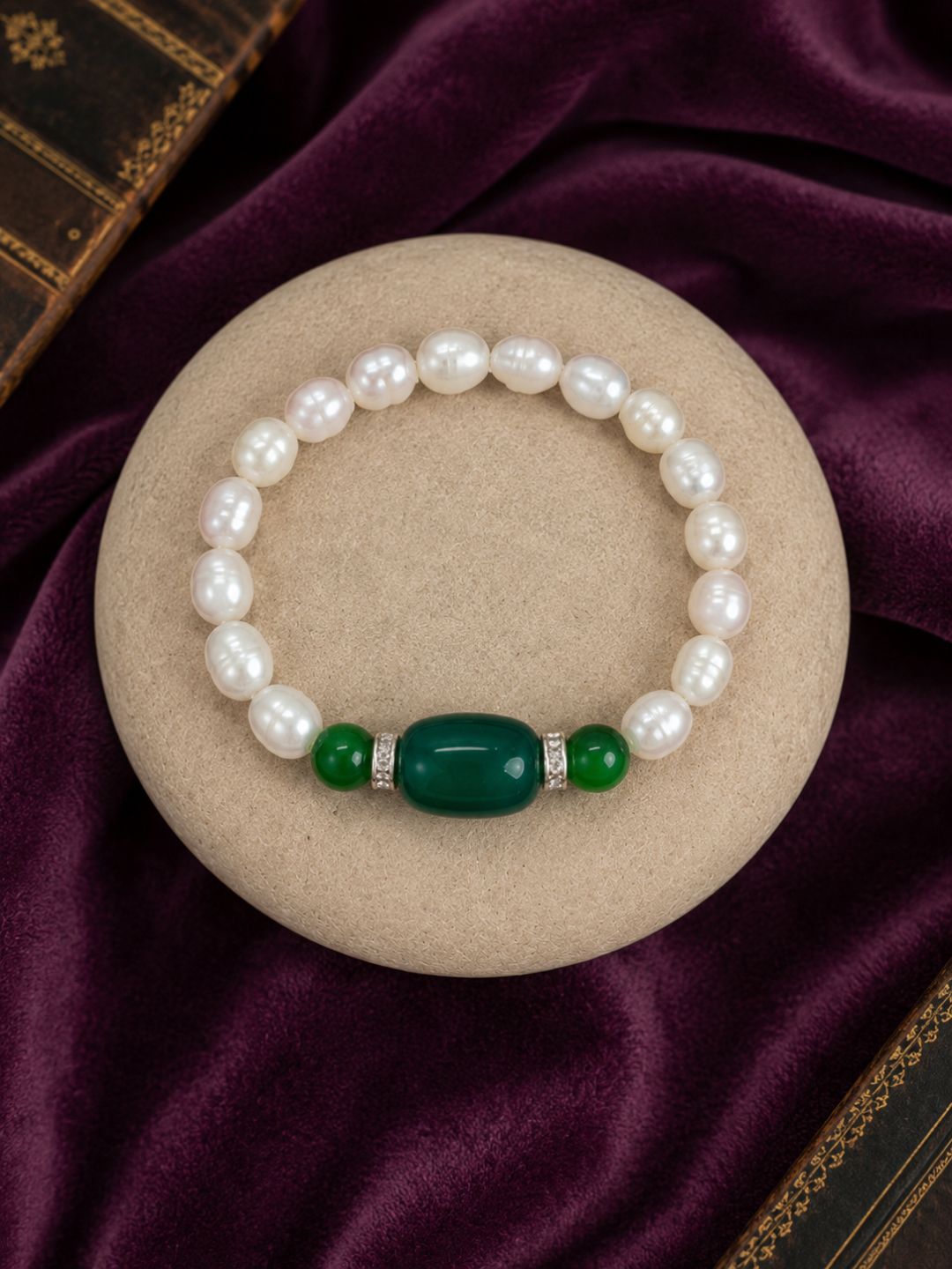 Emerald Harmony Pearl Bracelet