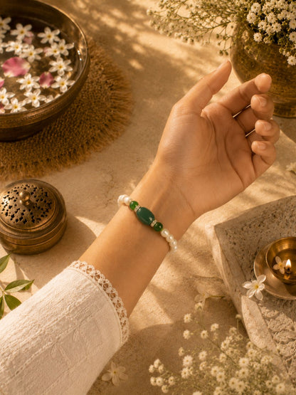 Emerald Harmony Pearl Bracelet