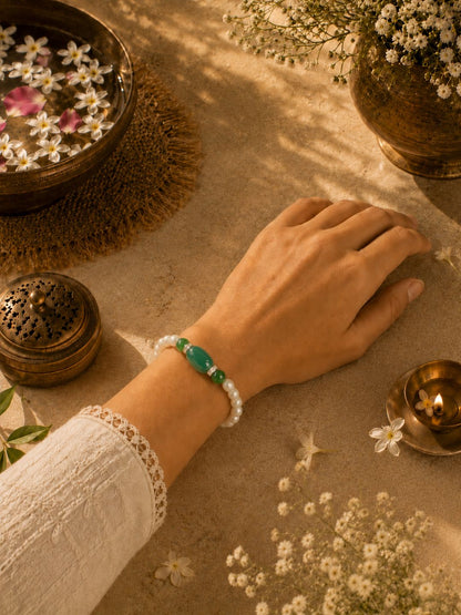 Emerald Harmony Pearl Bracelet